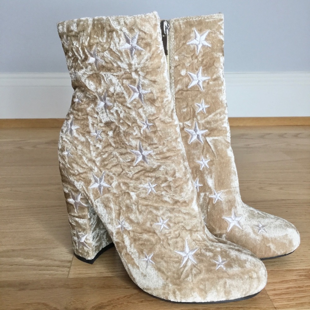 Wild Diva crushed velvet star ankle boots - Picture 3 of 14